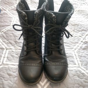 Mudd ankle boots